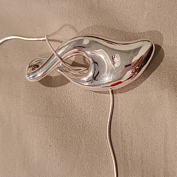 Sterling silver twist pebble design necklace - Picture 8 of 9